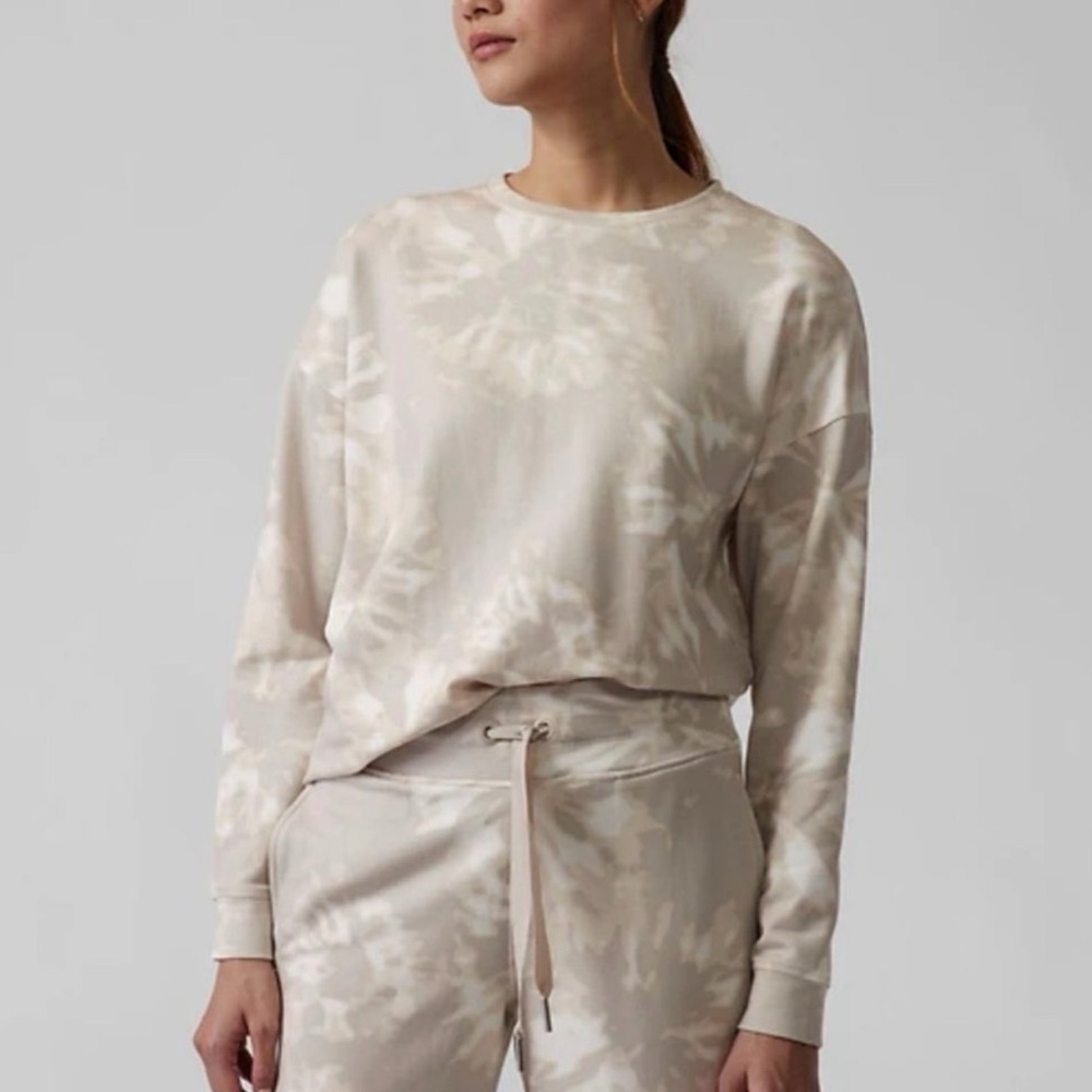 Athleta Beige Cream Tie-Dye Sweatshirt